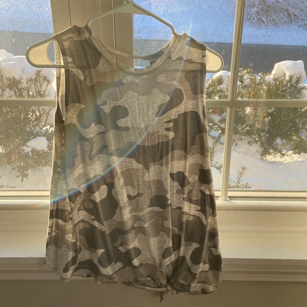 Kids sports top